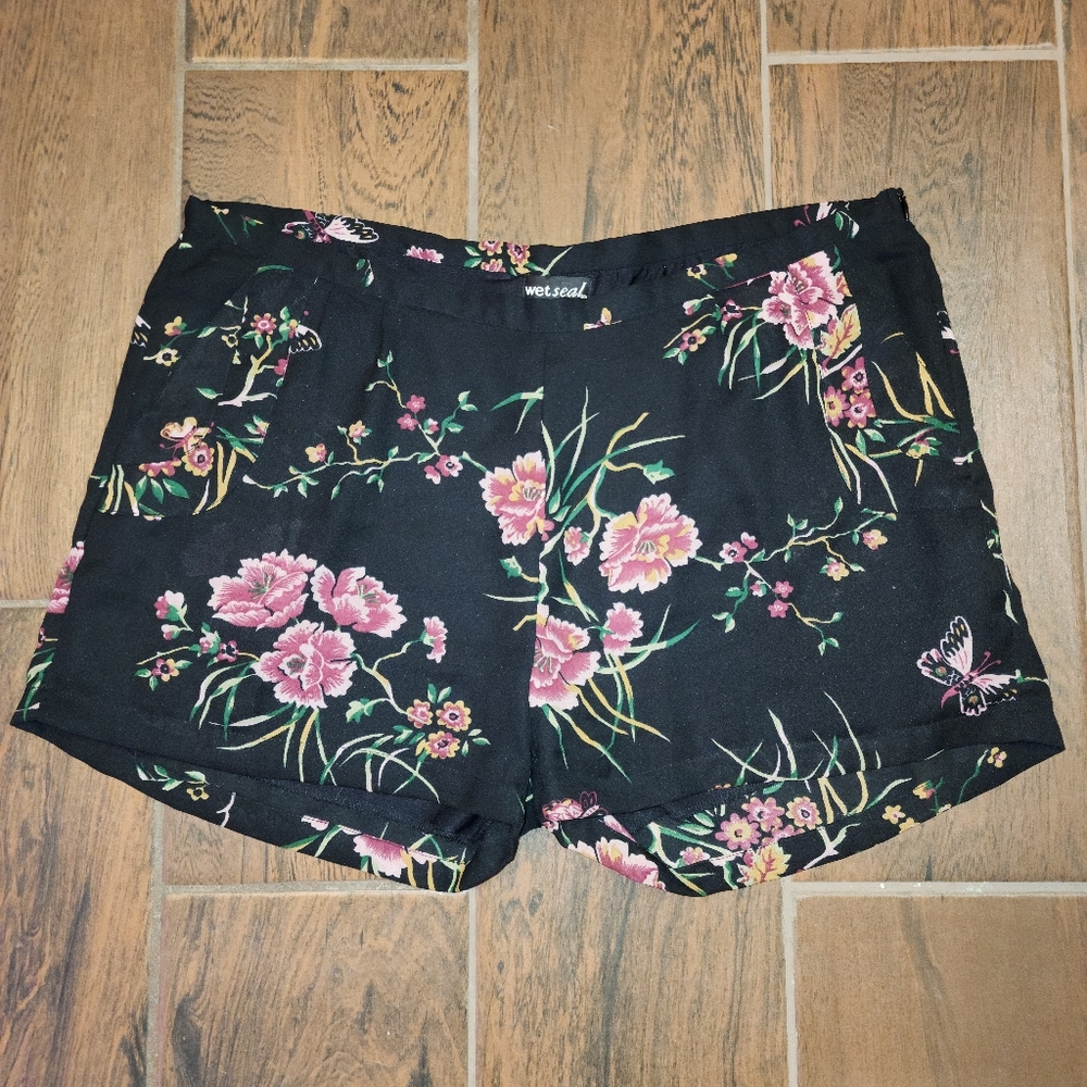 Wet Seal XL high waisted shortened inseam chiffon floral shorts - Picture 1 of 13